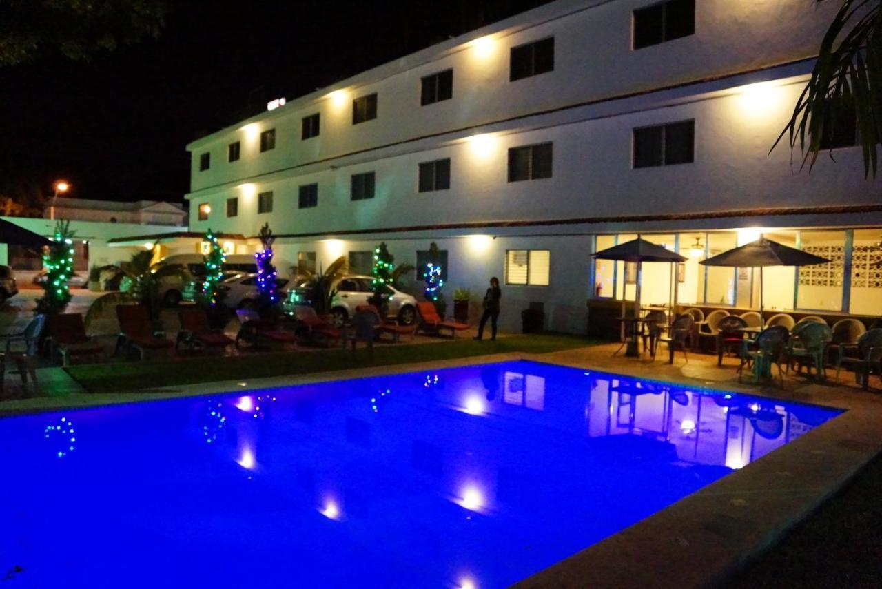 ميريدا Hotel Las Dalias Inn المظهر الخارجي الصورة